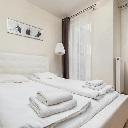 Al Krakowska 291a By Homeprime *