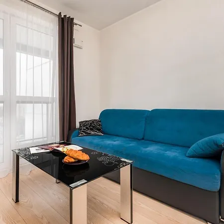 Al Krakowska 291a By Homeprime *