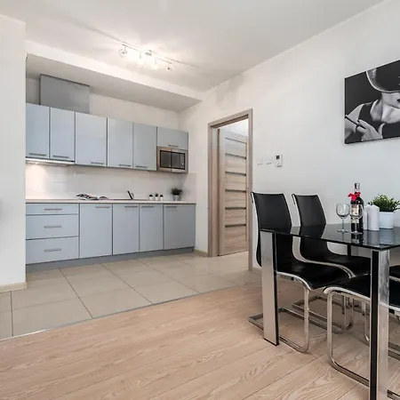 Al Krakowska 291a By Homeprime *