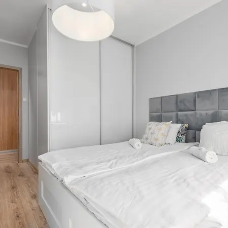 Al Krakowska 291a By Homeprime *