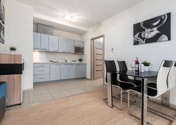 Al Krakowska 291a By Homeprime *