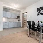 Al Krakowska 291a By Homeprime *