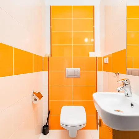 Al Krakowska 291a By Homeprime *